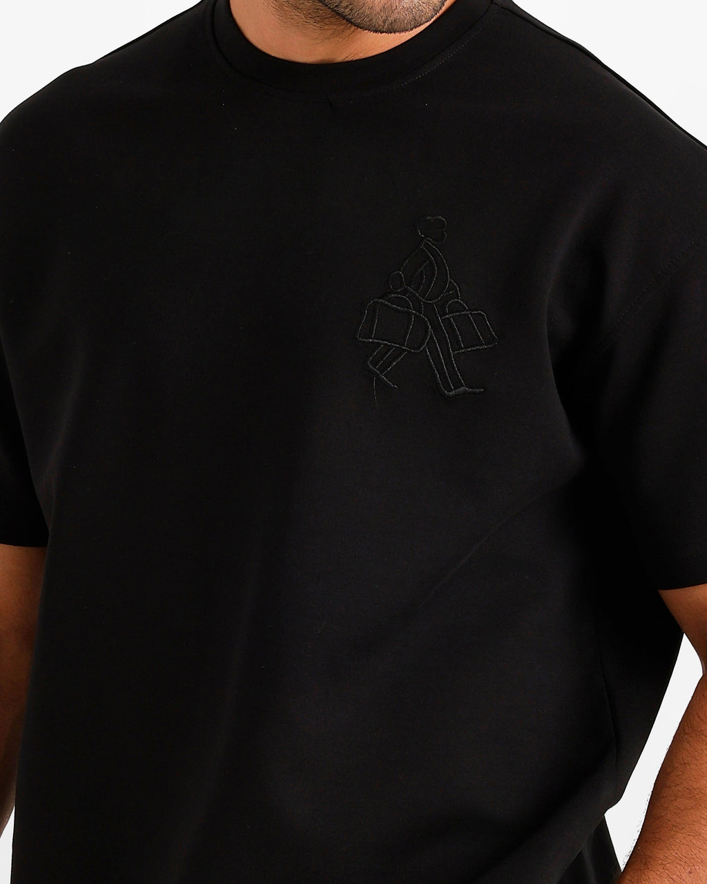 Minimal Embroidered Shorts Set - Black | ONZE Egypt