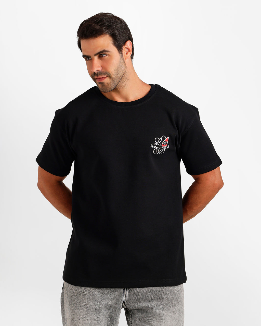 Floral Embroidered Chest Graphic T-Shirt - Black | ONZE Egypt