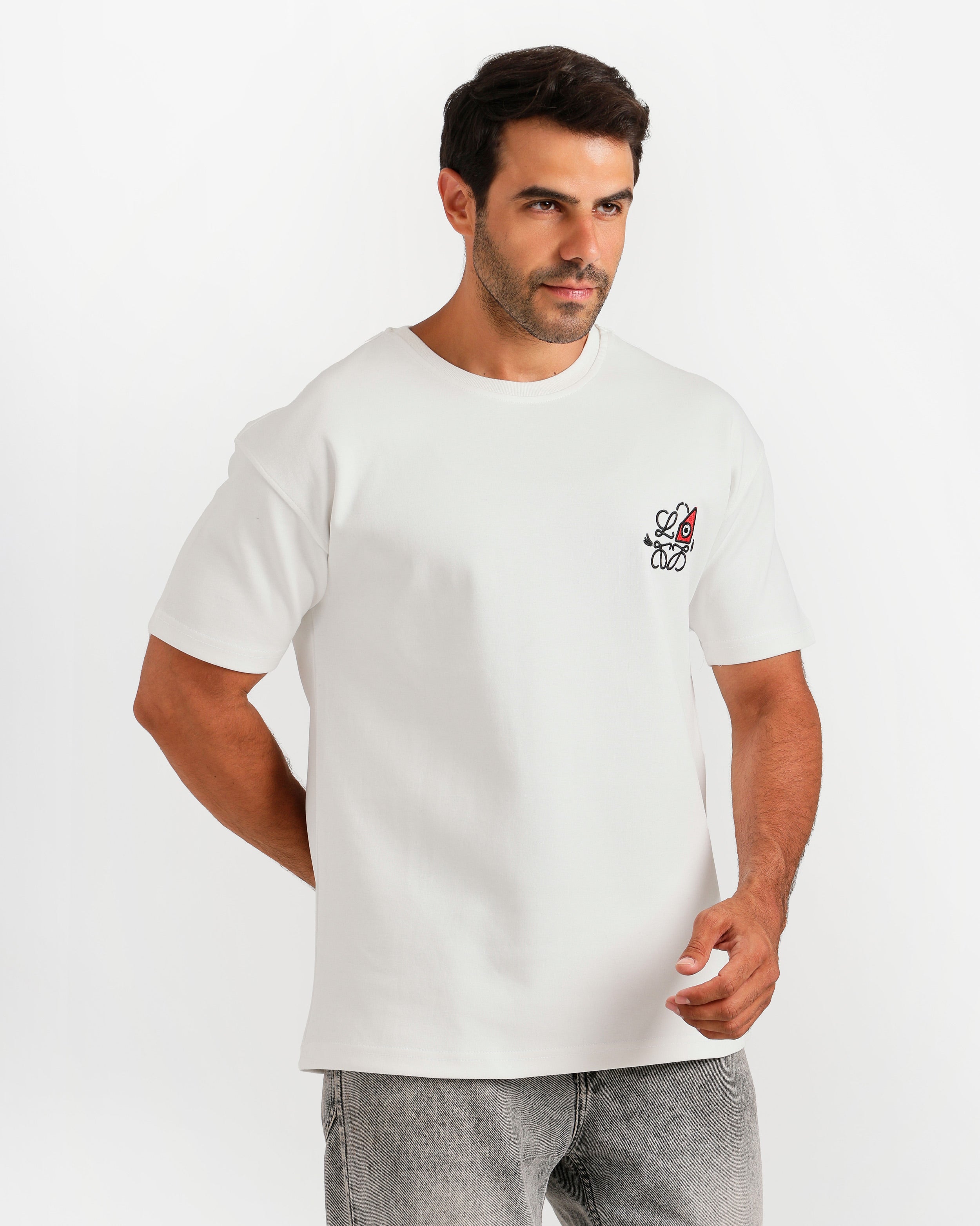 Floral Embroidered Chest Graphic T-Shirt - White | ONZE Egypt